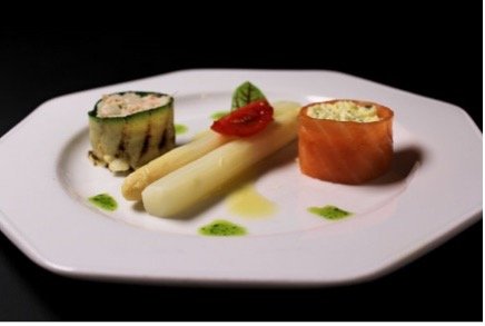 Voorbeeld van Krab en eiersalade met groene asperges