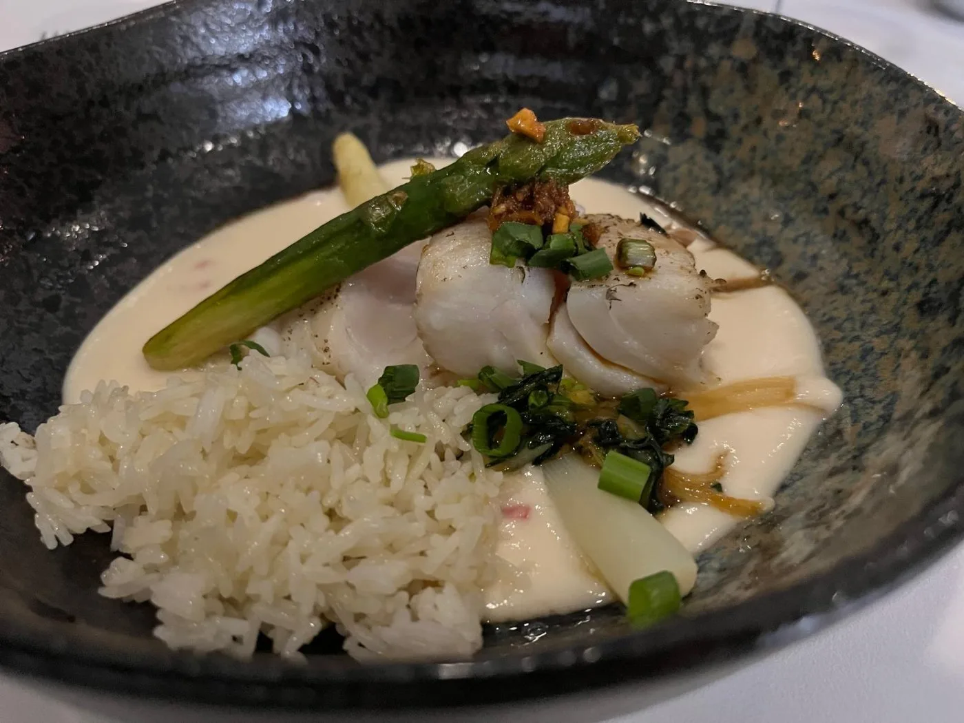 Voorbeeld van Kabeljauw in Thaise Curry met gemarineerde Paksoi