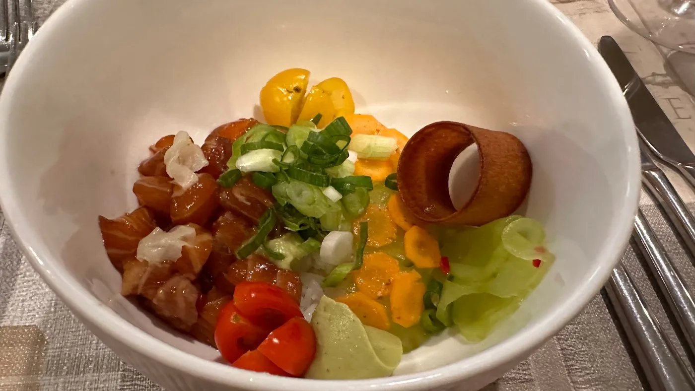 Voorbeeld van Poké bowl met zalm