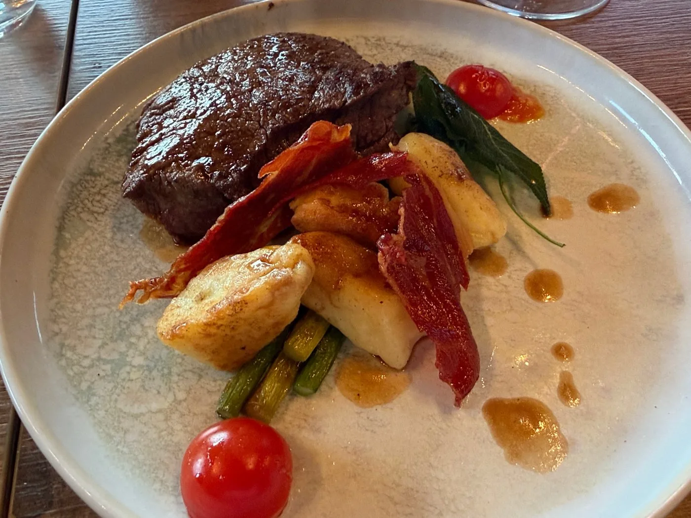 Voorbeeld van Bief saltimbocca met gnocchi