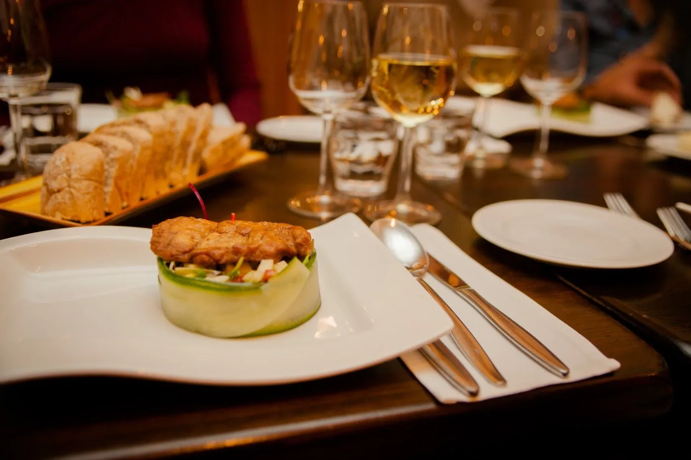 Voorbeeld van Salade met krokant gebakken zwezerik