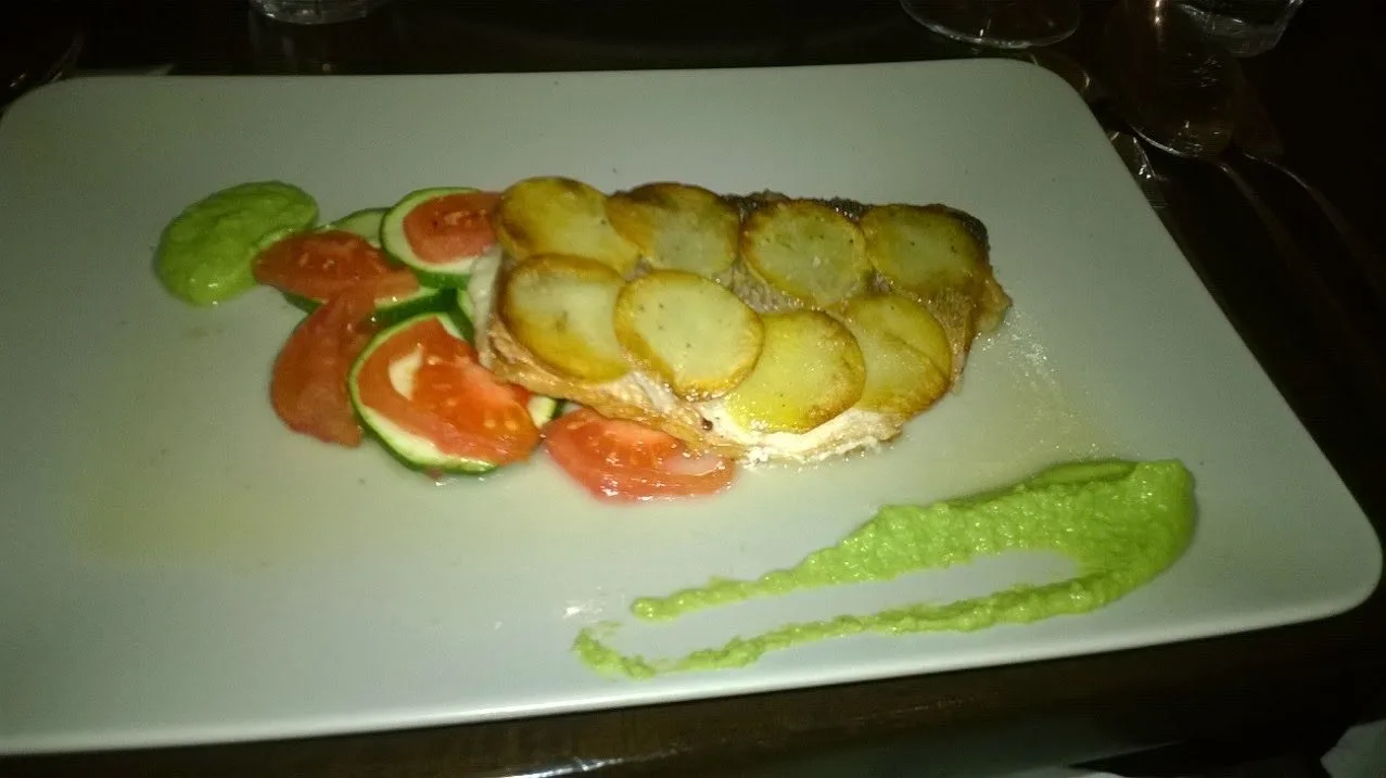 Voorbeeld van Baars met schubben van aardappel